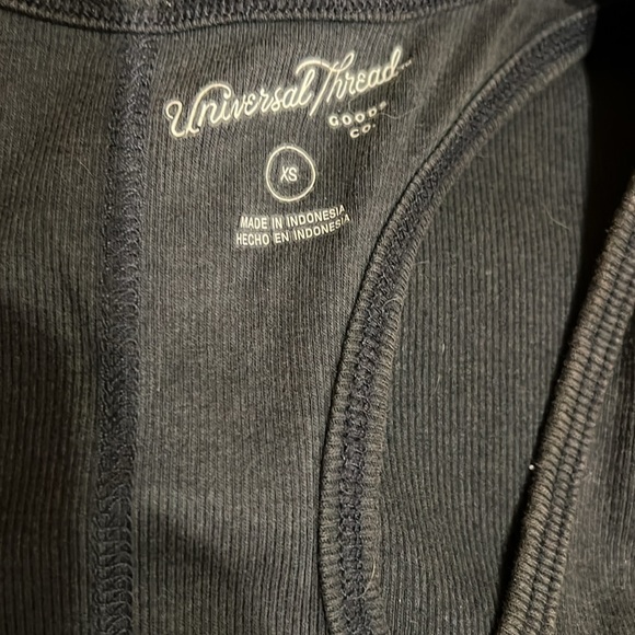 Set of 2 Tank Tops - Picture 2 of 3